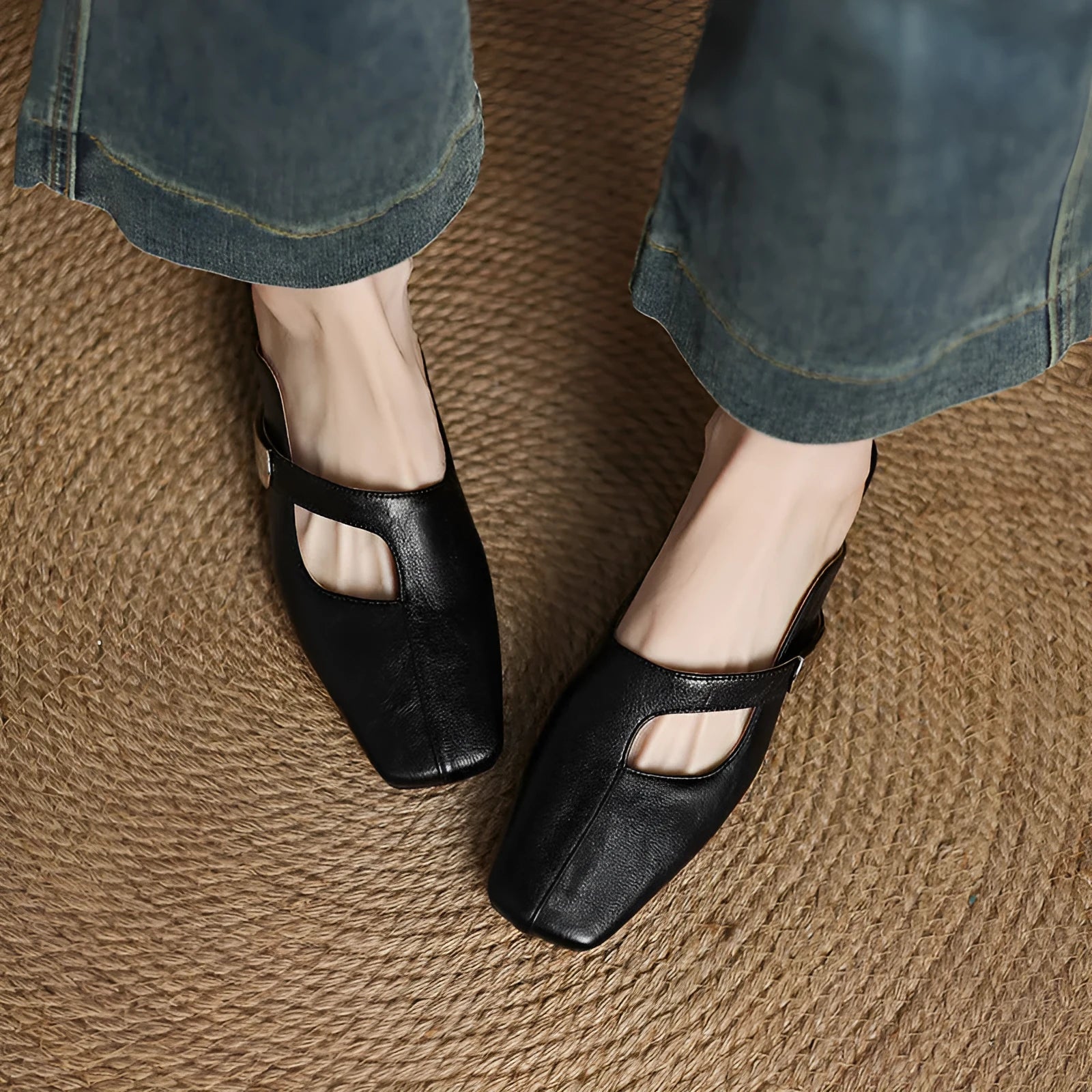British style square head leisure slippers in black colour with artificial PU upper and low heel design