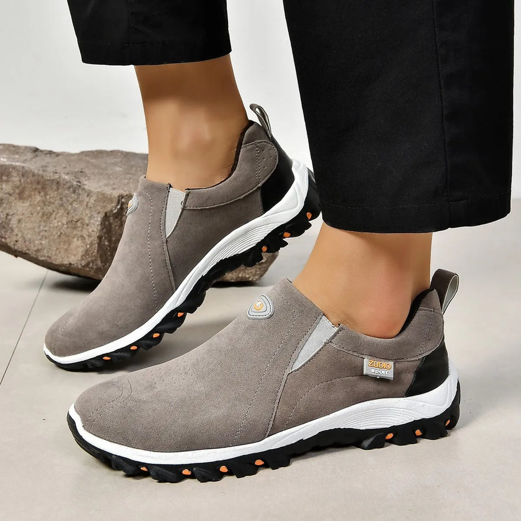 Men's round head fashion shoes in slip-on design with shallow mouth, showing colour options