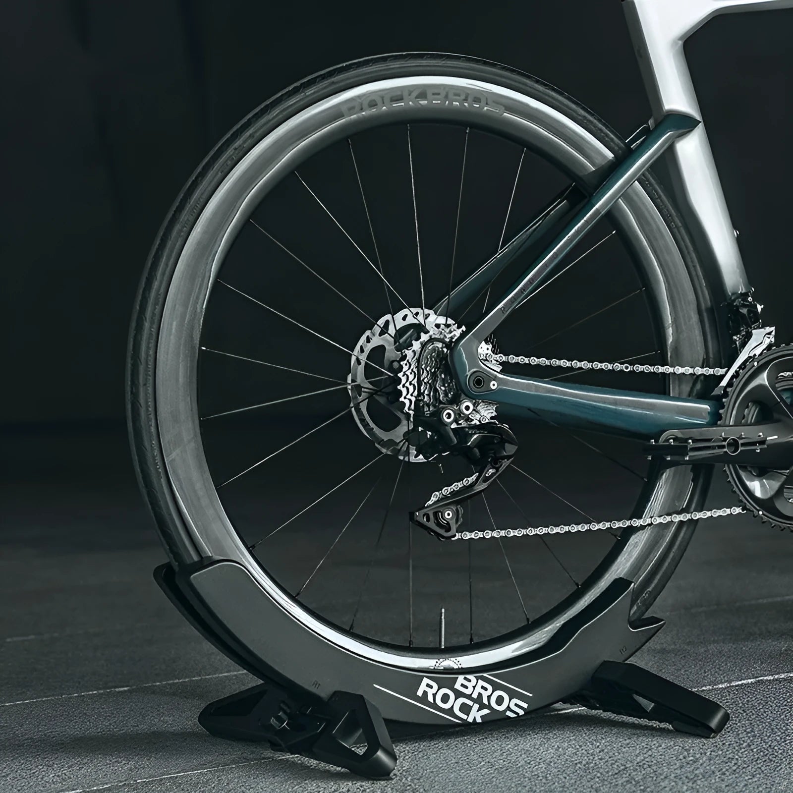 Black or green ABS plastic bicycle parking rack holder for road and mountain bikes