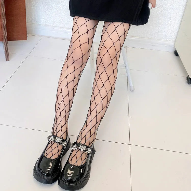 Women's summer mesh stockings in large, medium and small net patterns in black or white colours
