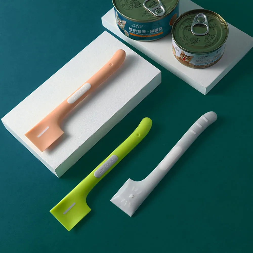 Green TPR pet feeding spoon with long handle and right-angle scoop for canned food