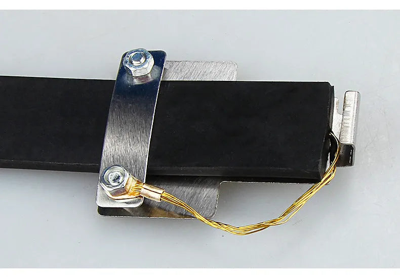 Black car electrostatic grounding chain with copper wire, measuring 370mm in length.