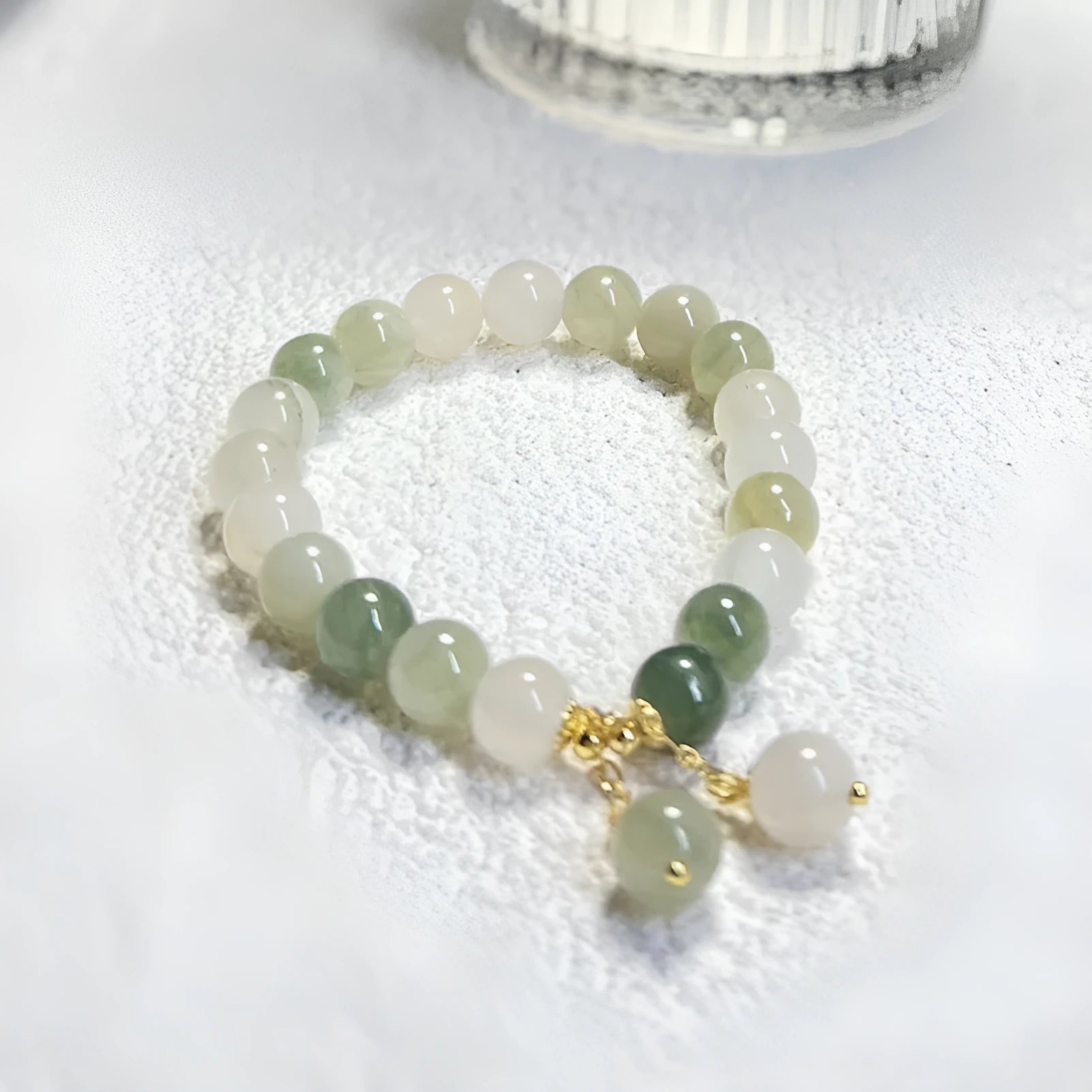 Tian Shan Cui Yu women's bracelet in S175 colour with electroplated alloy construction and special-interest design