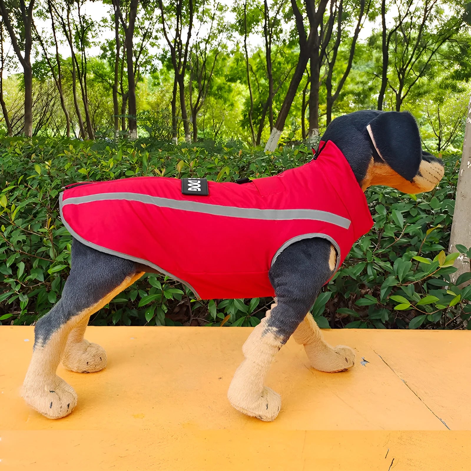 Waterproof dog raincoat with reflective strips and polar fleece lining, available in beige, blue, red, rose red, yellow, sizes S to 3XL