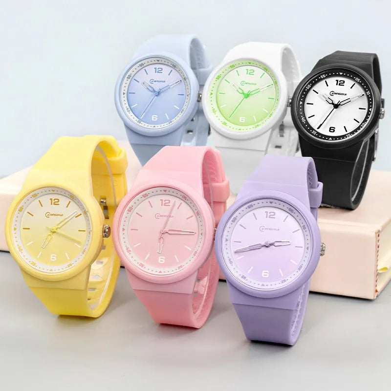 Children's quartz watch with 38mm dial and spiral crown in blue colour
