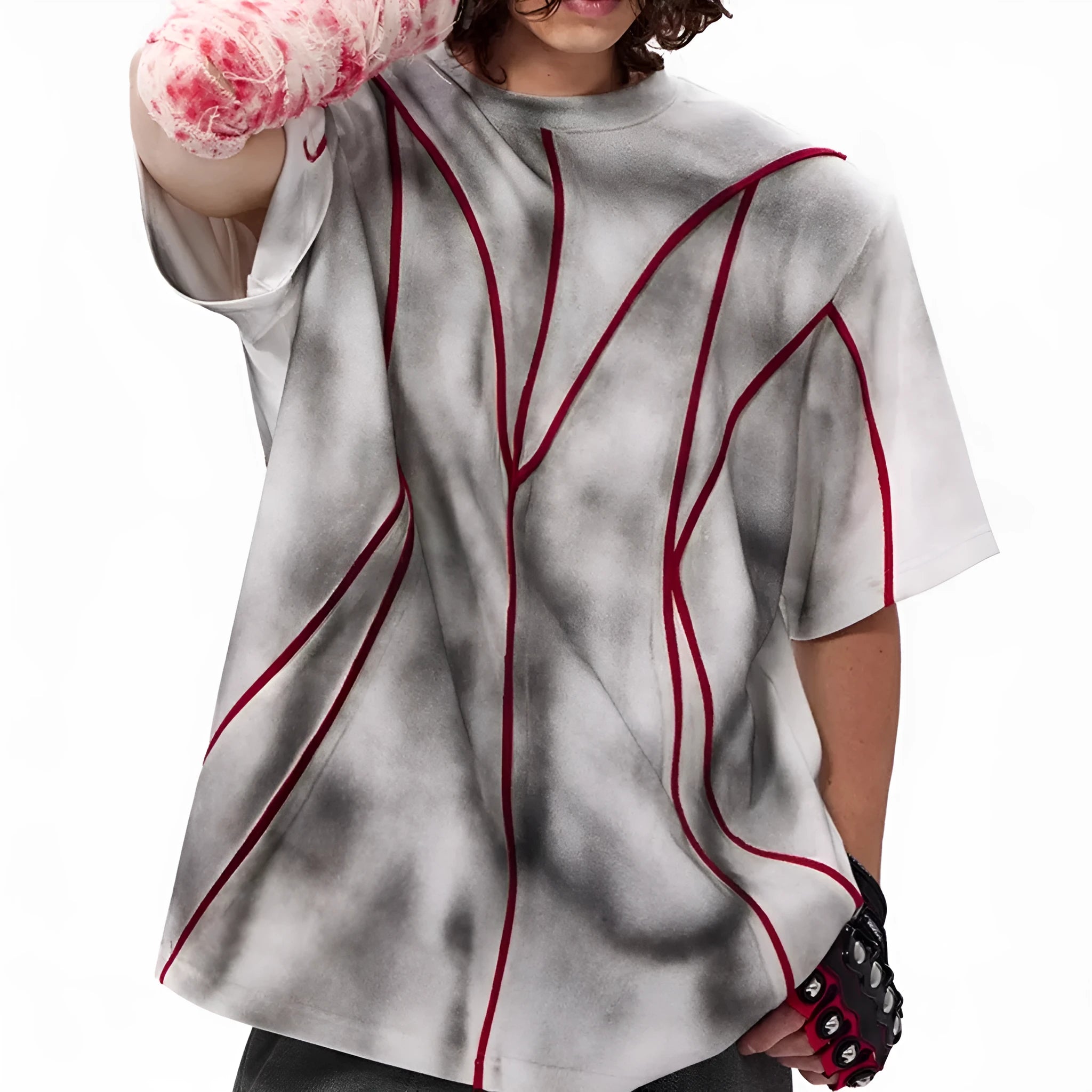 Padded shoulder short sleeve T-shirt with three-dimensional line patchwork detail at shoulders