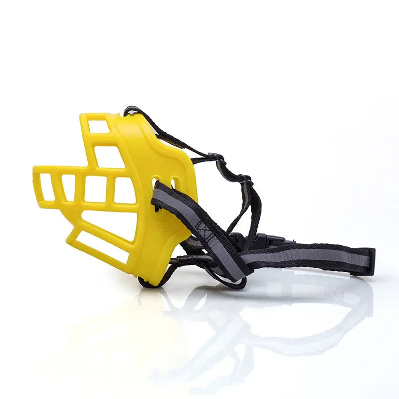 Adjustable dog muzzle made from soft rubber, available in black and yellow, six sizes from 18cm to 43cm