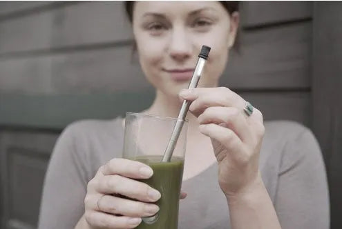Folding reusable stainless steel drinking straw with cleaning rod and storage box in a pocket