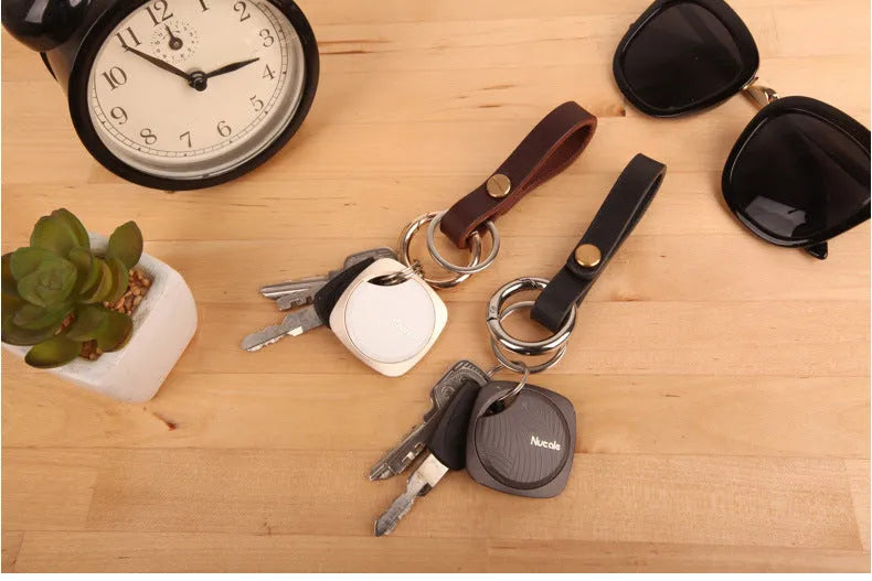 Bluetooth tracker key finder 40x40x7.9mm aluminium alloy polycarbonate black or champagne