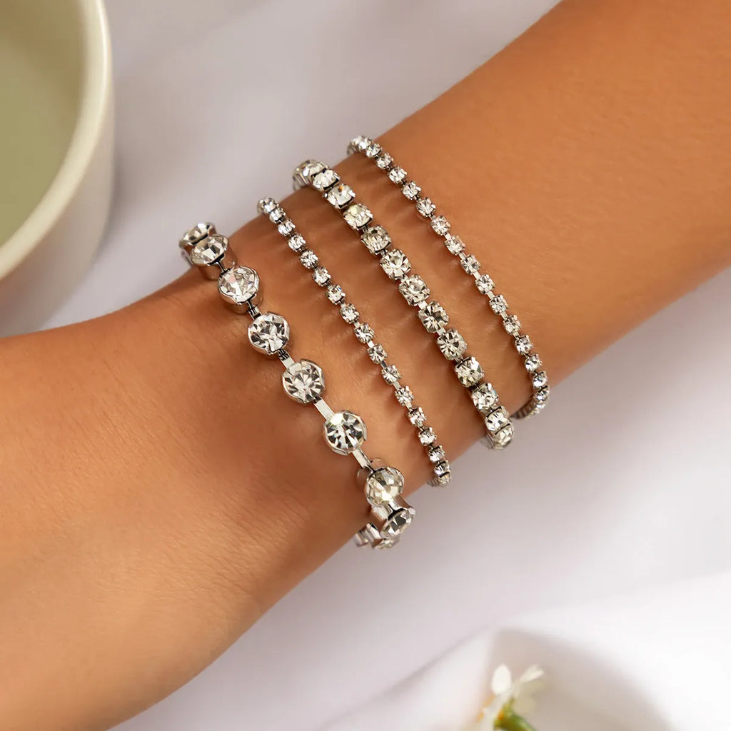 Retro pearl chain beaded bracelet set with heart shape beads in gold and white K electroplated finish