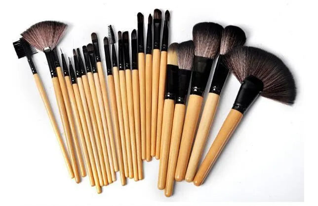 24 professional makeup brushes with wooden handles in PU gift bag