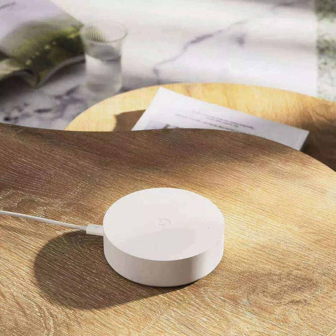 White Xiaomijia smart home gateway with UK plug for wireless wall switch control