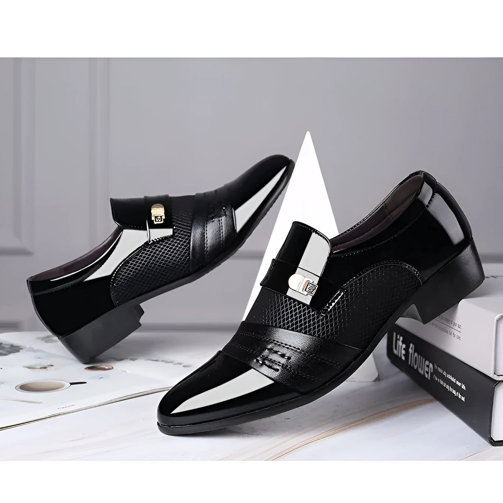 Men's pointed toe leather-style shoes in black with low-top business design and rubber sole