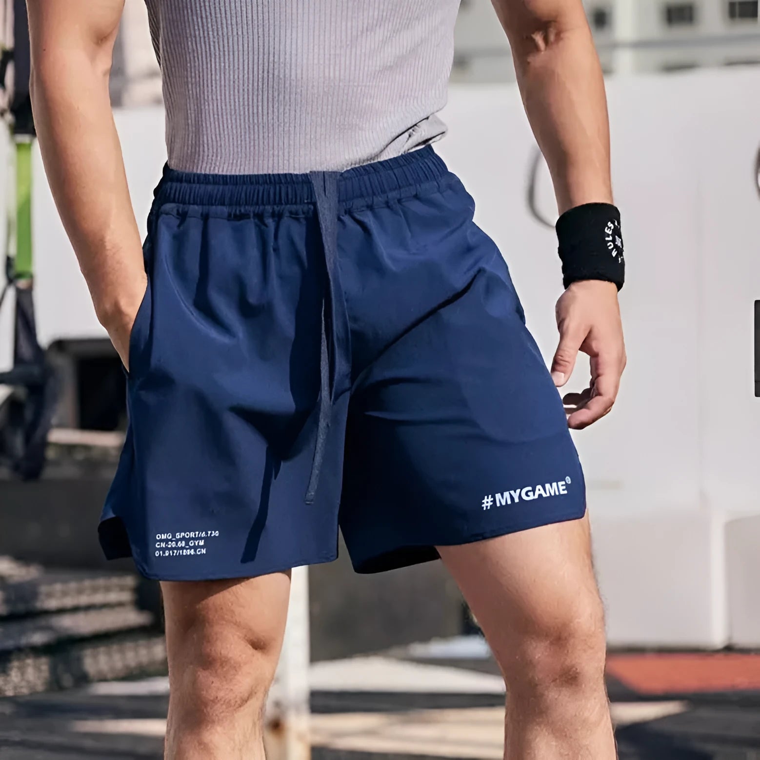 Men's four-point training fitness shorts in Balanced Gray, quick-dry polyester spandex fabric
