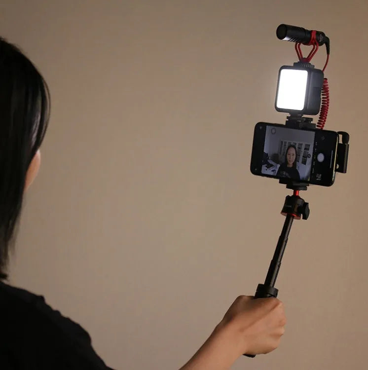 Mini LED photography light with built-in battery, dimmable 6W, 5500K, 10.5x8x4cm, in white