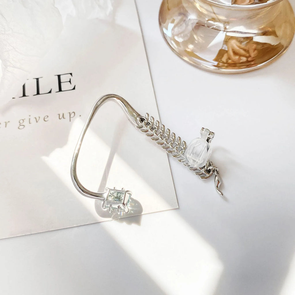 Gold-plated copper fish bone shaped non-pierced ear clip for right ear unisex style