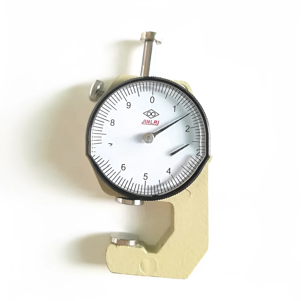 Handheld thickness gauge for measuring steel tubes and film cloth materials