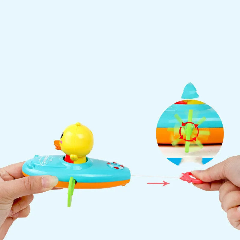 Yellow plastic wind-up swimming bath toy for children's interactive water play