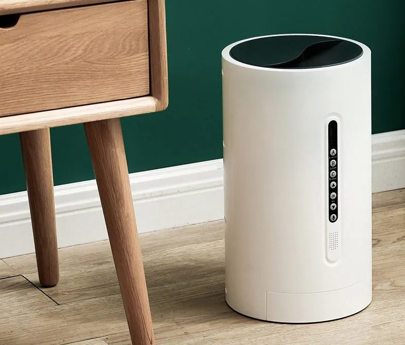 White automatic pet feeder with 4.6L capacity and timing display