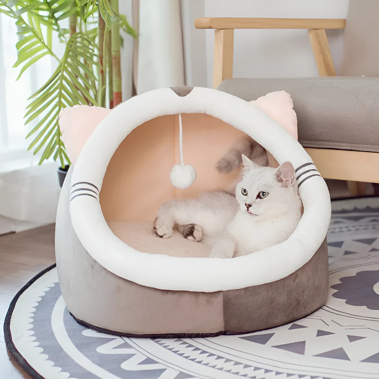 Enclosed cat litter box with velvet interior in camel colour, bear design, for small to medium cats