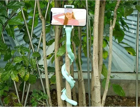 Flexible worm-style mobile phone holder with suction cup base showing 62cm reach and 360-degree rotation