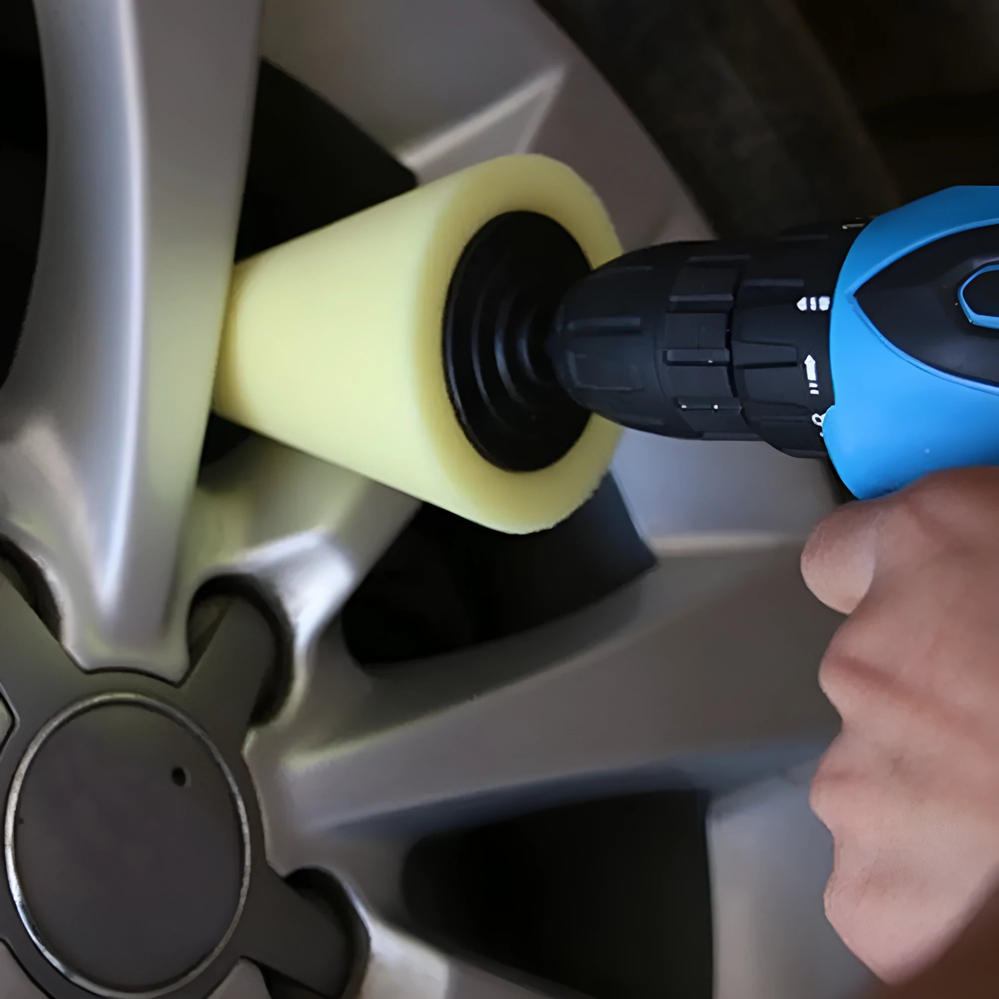 Car polishing sponge disc with net steel ring and 6mm handle, colour-coded for different abrasiveness levels