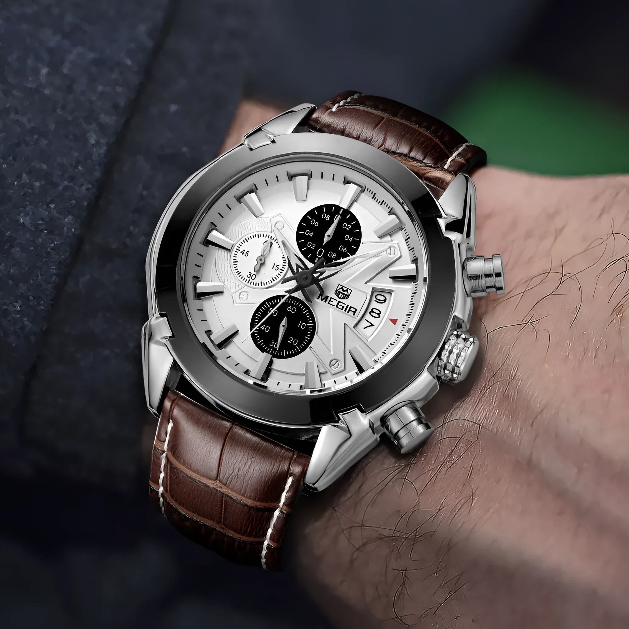 Men's multifunctional quartz watch with three-eye display and luminous hands in waterproof construction