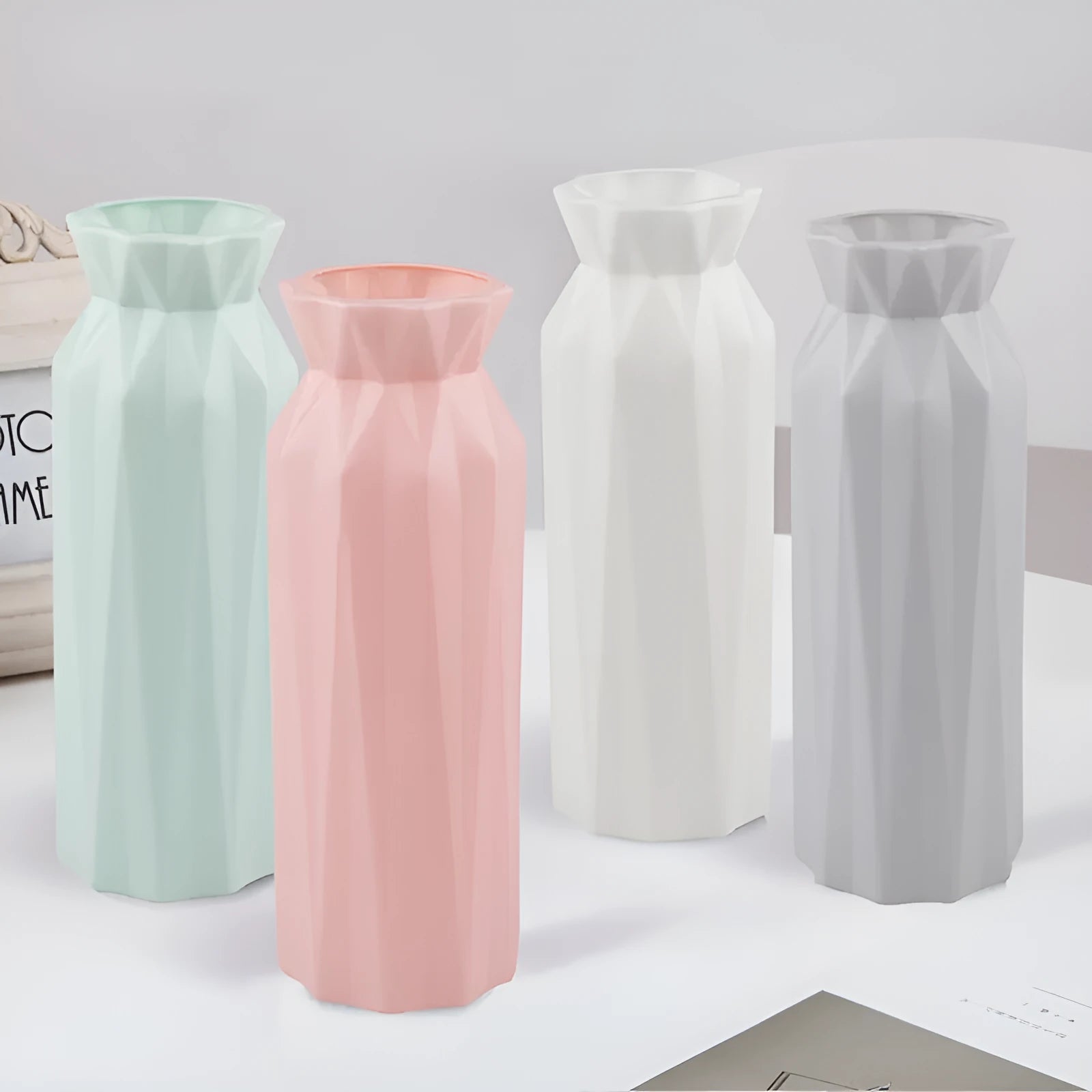 Drop-resistant melamine plastic vase in green, grey, pink or white with 7.2cm base