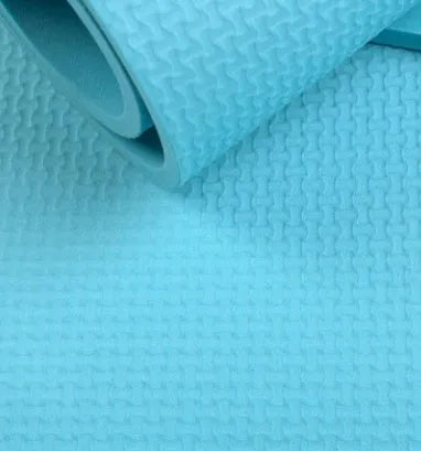 Red EVA fitness yoga mat, 173cm long, shown flat on a wooden floor.