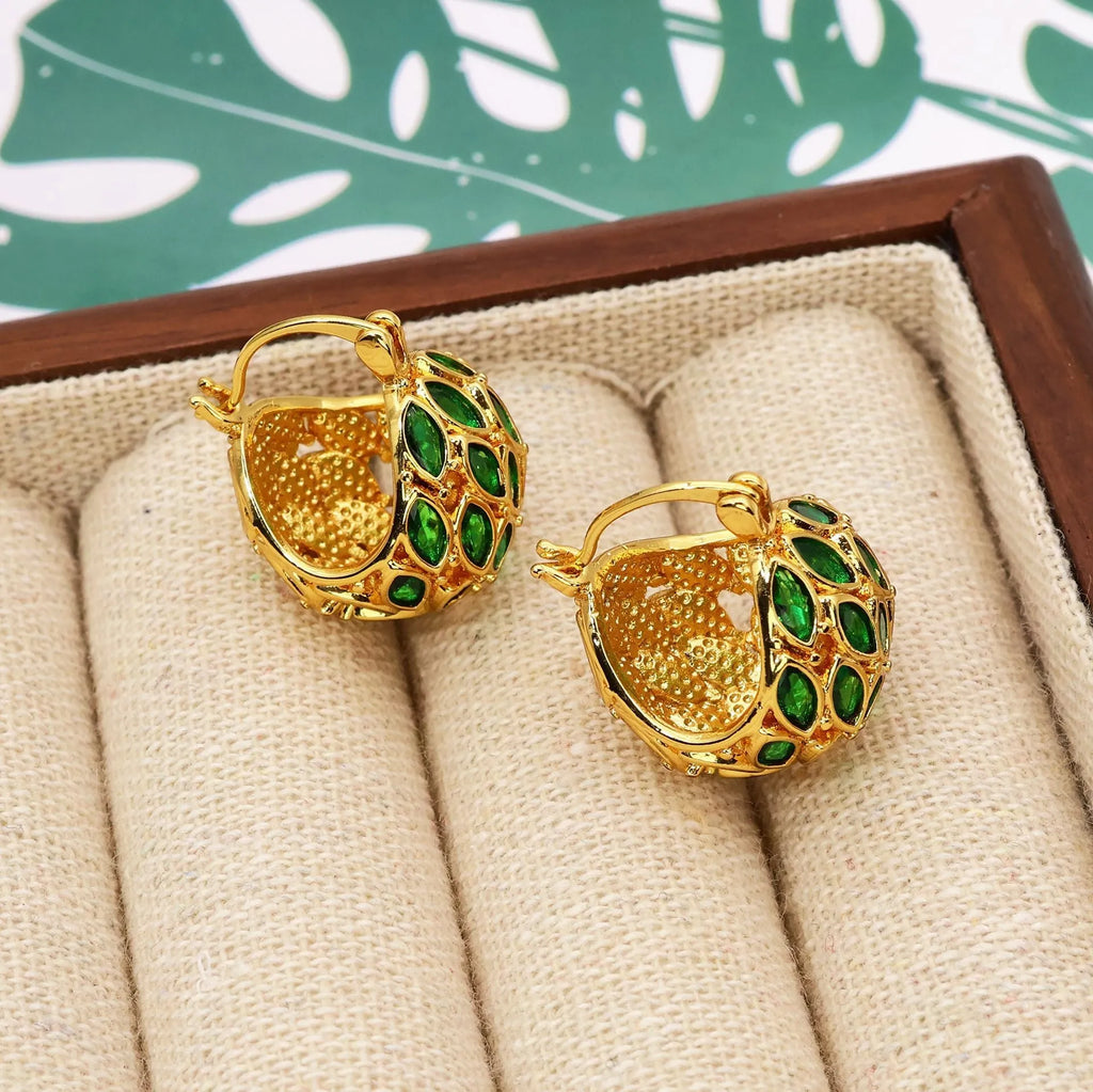 Gold copper earrings with green zircon cabochon in circular fruit shape, vintage style