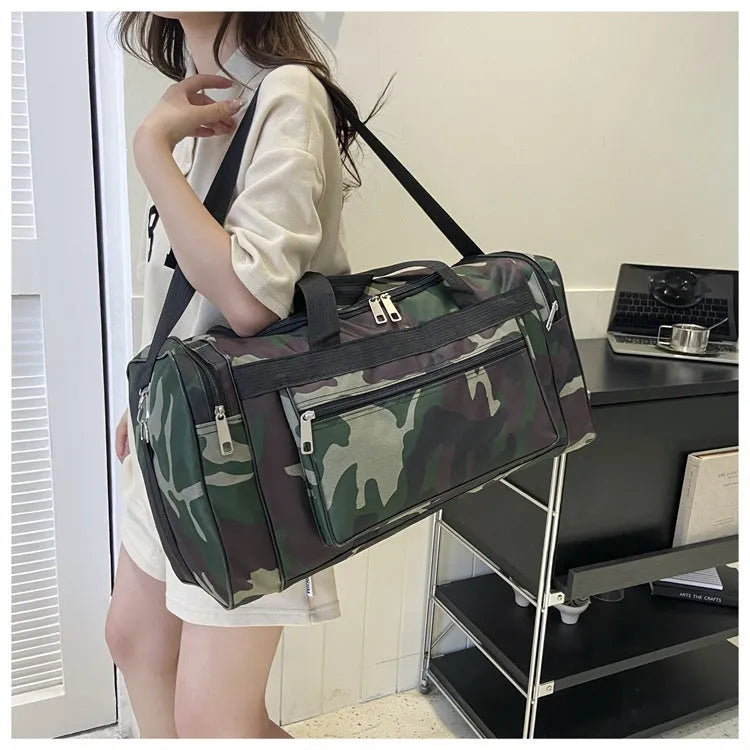 Camouflage pattern luggage bag with 20L capacity and waterproof fabric