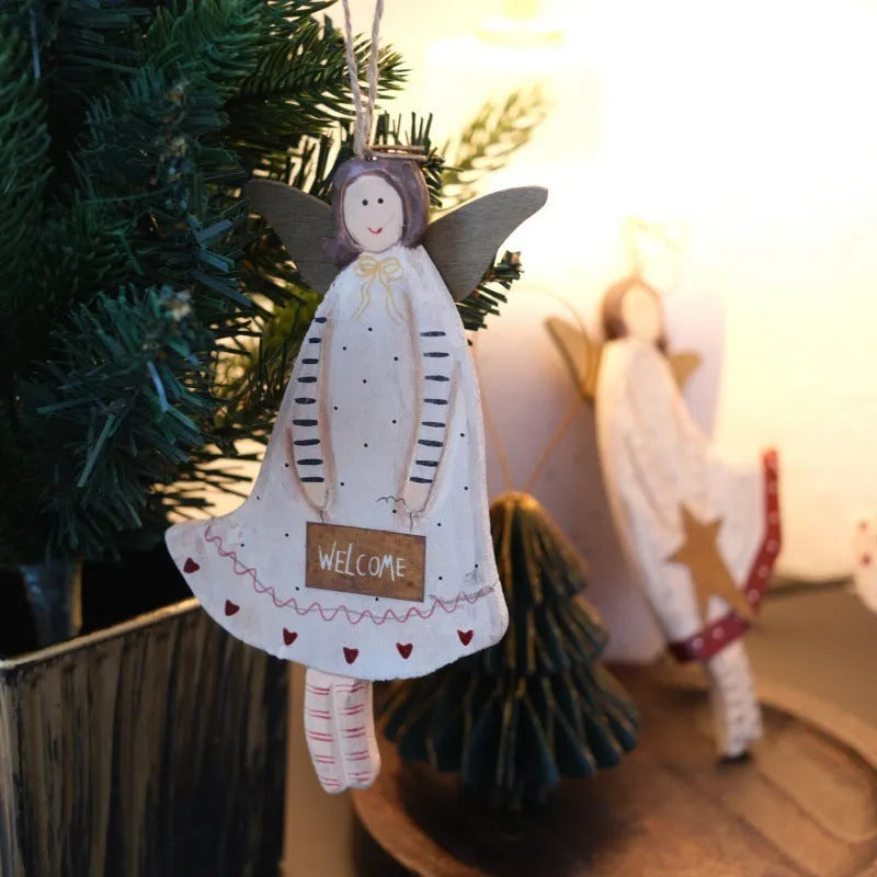 Hand-painted wooden heart door pendant with letters XINGX in American country style.