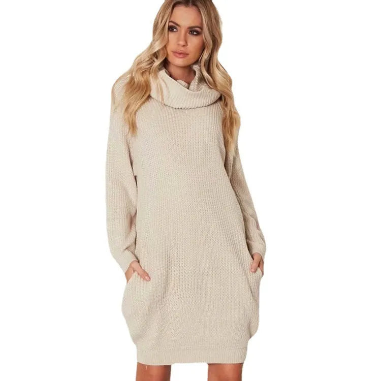 Loose-fit lapel collar sweater in imitation cashmere with side pockets.