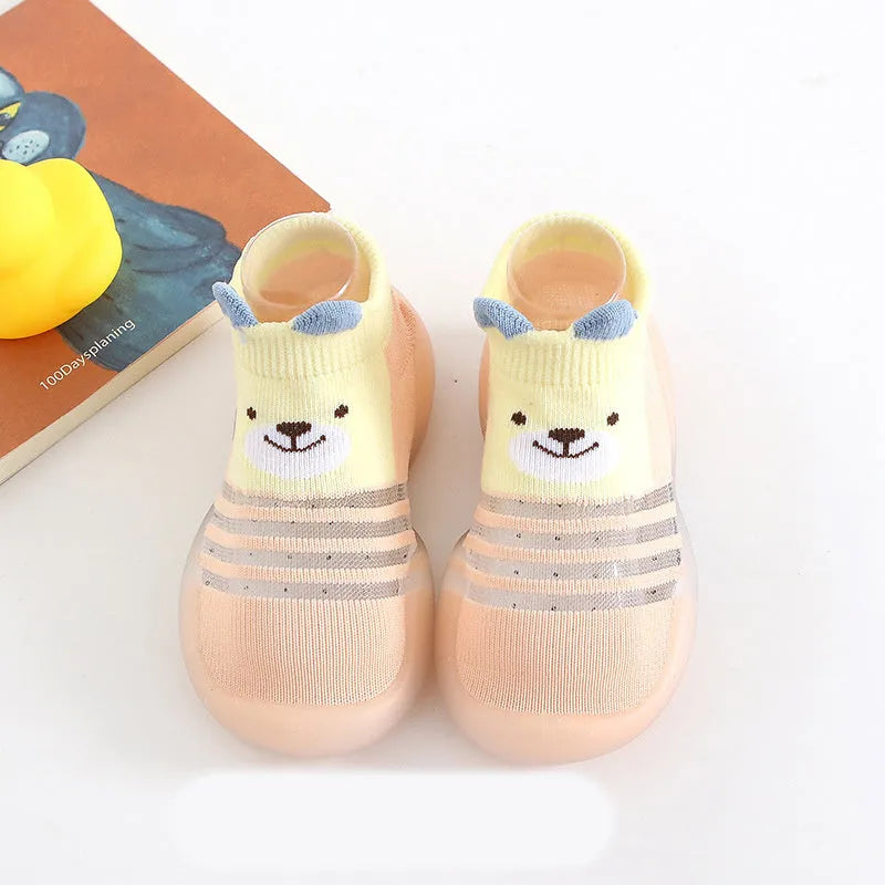 Baby toddler shoes in blue with cotton spandex upper and rubber sole, size 13.5cm