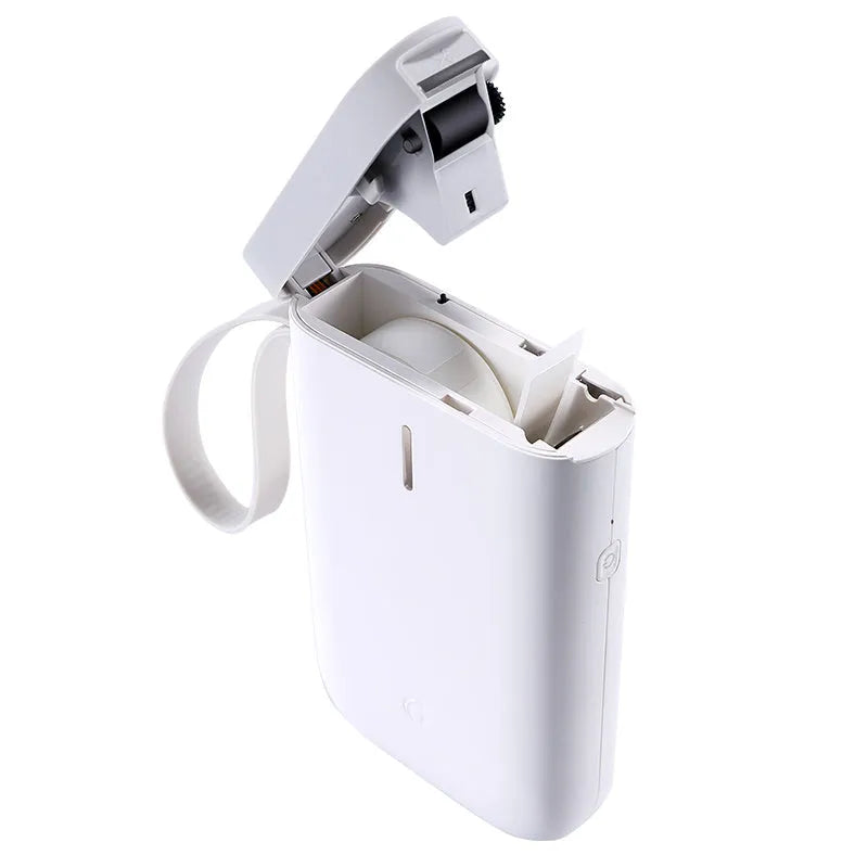 Mini portable Bluetooth thermal label printer in black, 130x75x28mm, with 203dpi print head and 15mm label roll