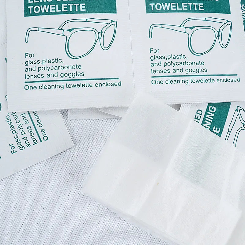 Pack of 100 individually sealed white lens cleaning wipes for glasses and screens