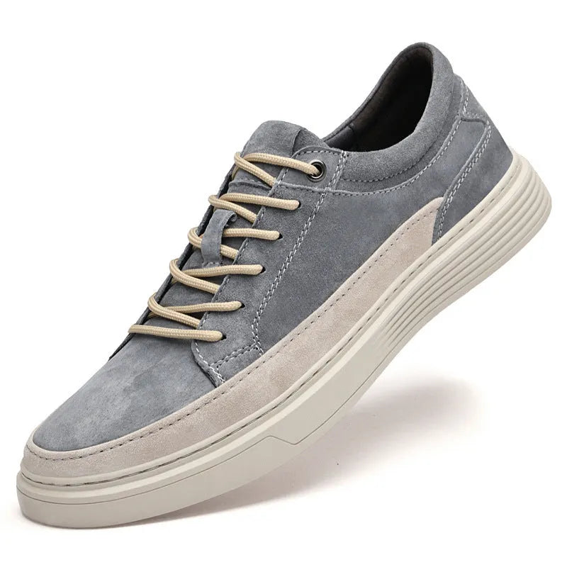 Men's grey casual skate shoes with pigskin upper and rubber sole lace-up design