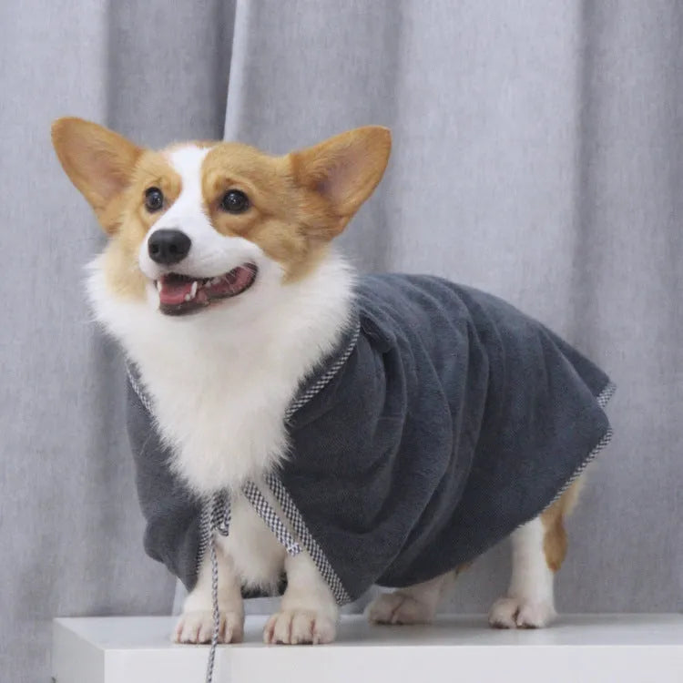 Ultra fine fibre pet towels for dogs and cats in grey and green colours, showing small, medium and large sizes