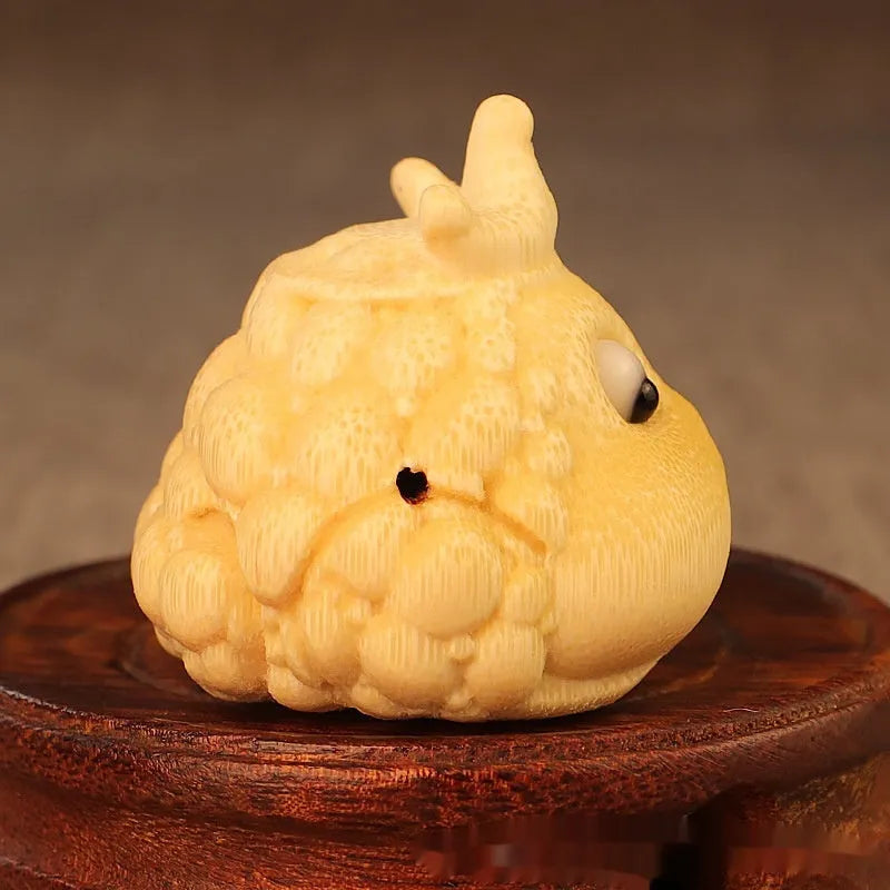 Solid bamboo carving Crown Princess Toad ornament measuring 5.0cm in cute style
