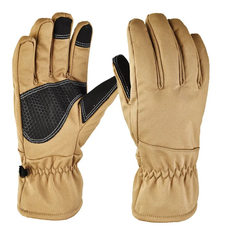 Tactical ski gloves with anti-slip palm and touchscreen fingertips in camouflage colour