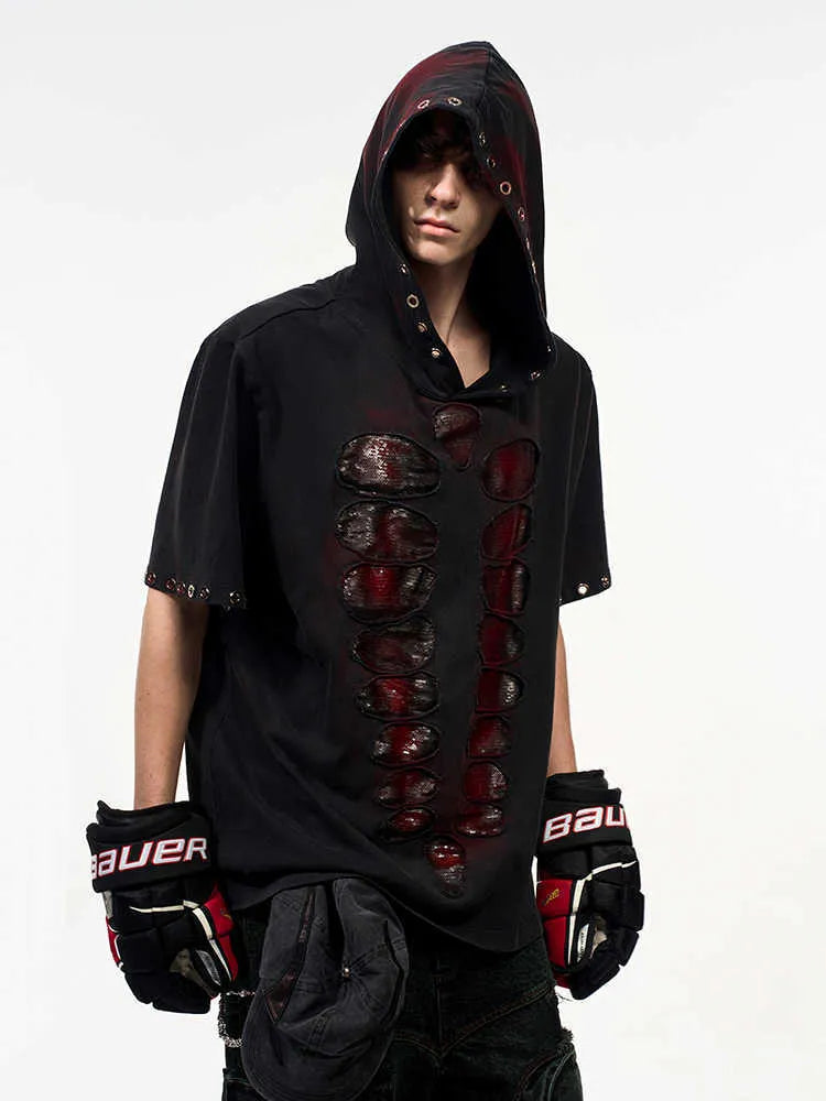 Black hooded men's short-sleeve T-shirt with sequin detailing and loose fit.