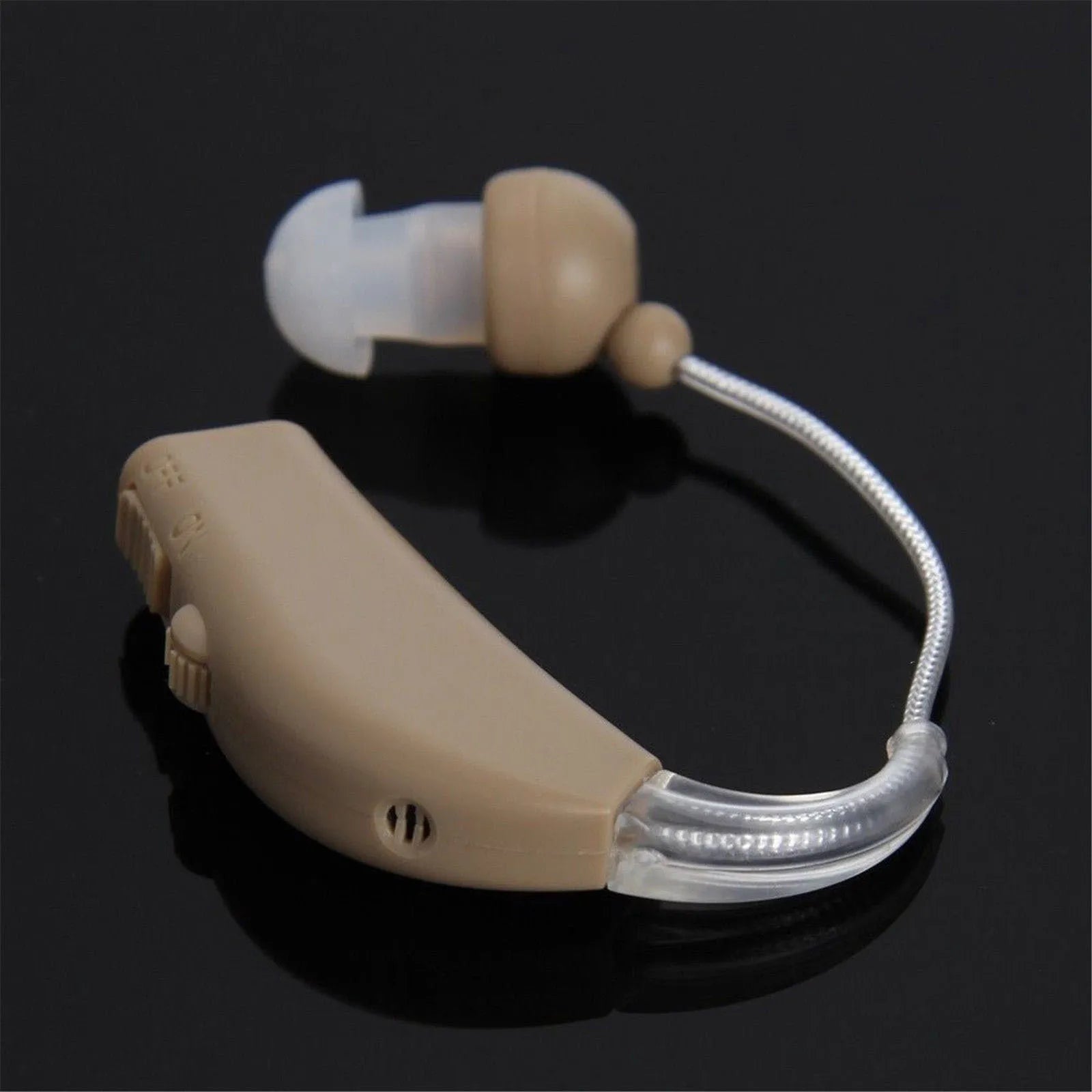 U-Kiss rechargeable behind-the-ear digital hearing aid amplifier with EU and US plug options.