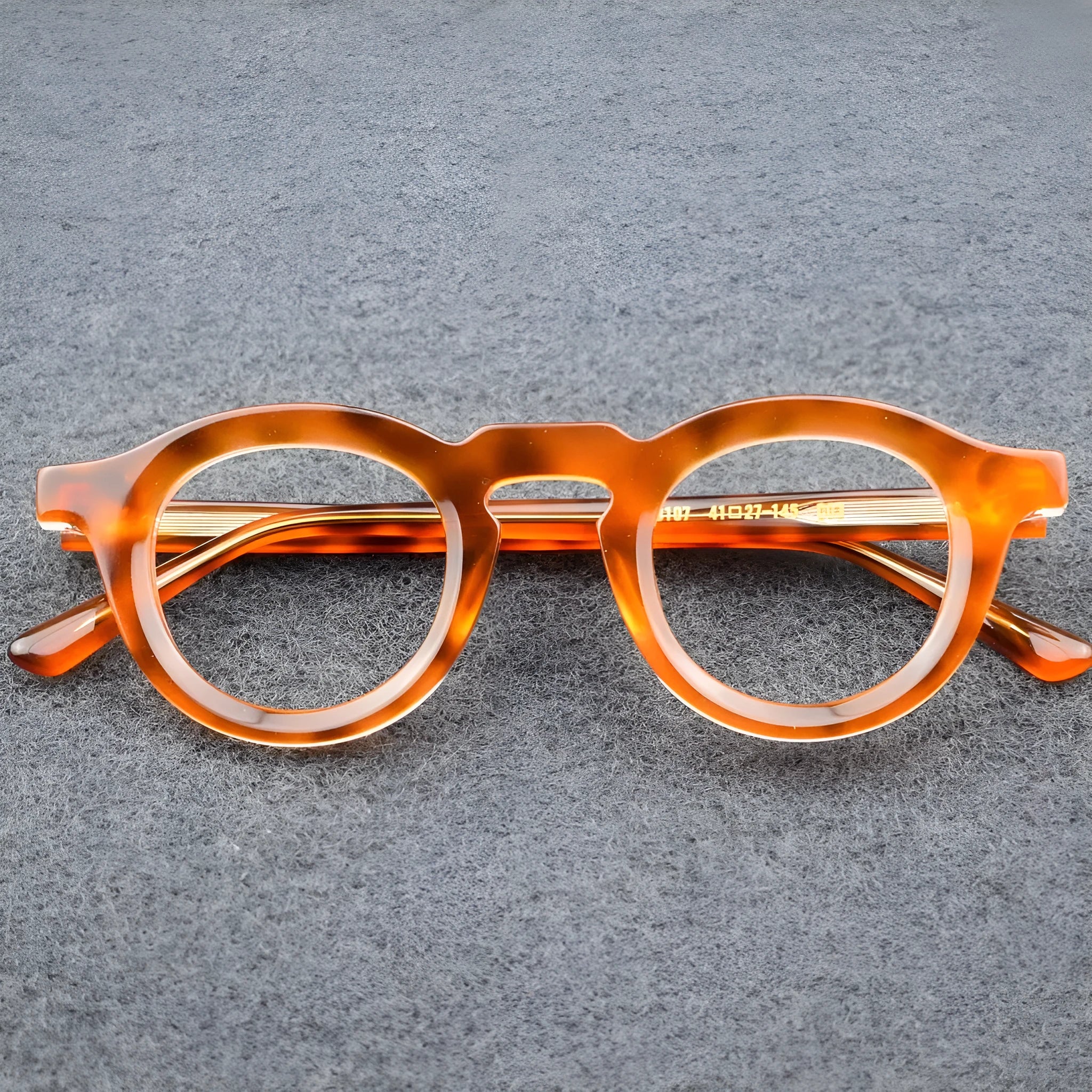 Box frame sunglasses with thick colour stitching in hip-hop style with plate frame construction