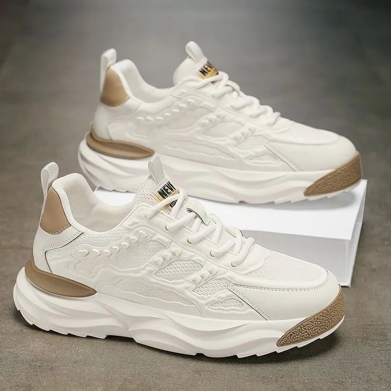 Men's solid colour breathable mesh shoes in white or black with round toe