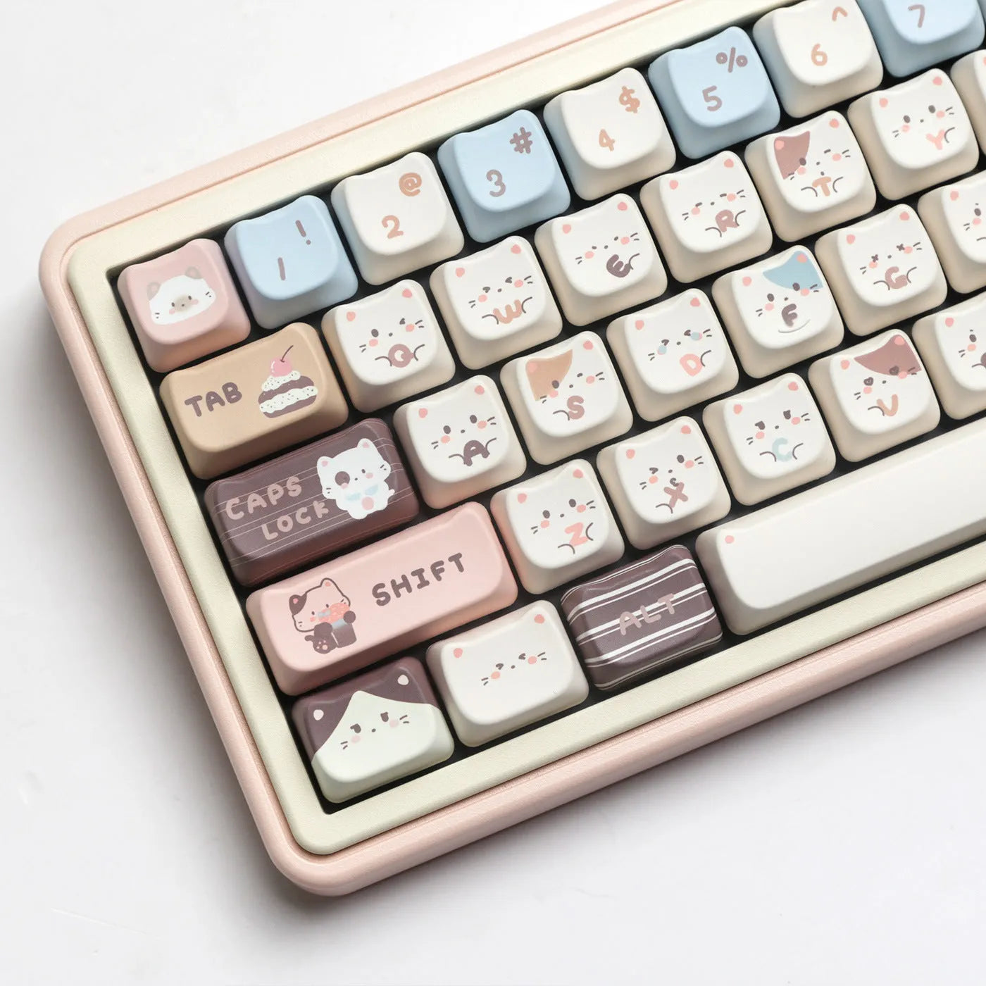 Sea Salt Cat design PBT keycaps set with March layout configuration and 7u supplemental keycaps