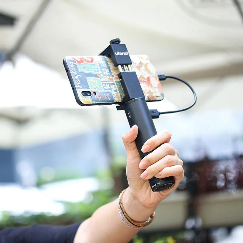 Black aluminium alloy charging treasure handle with 6800mAh battery capacity measuring 12.5cm