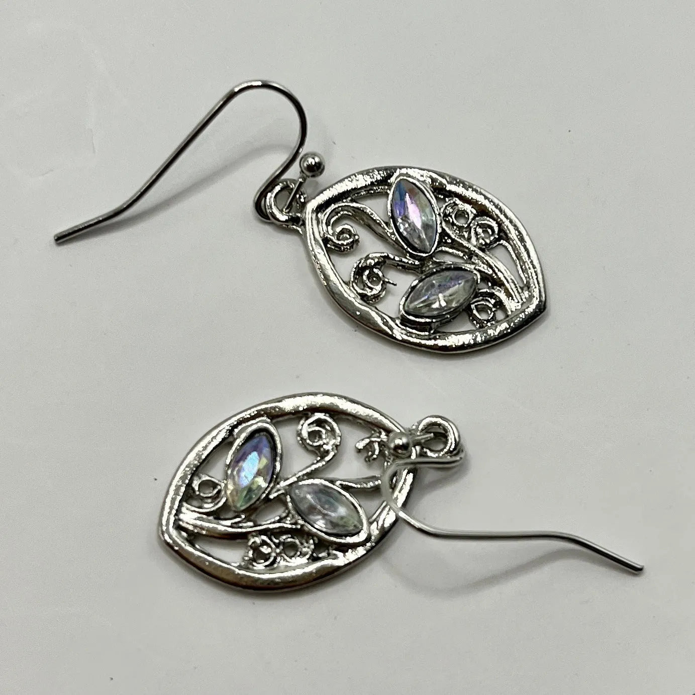 Silver leaf-shaped earrings with embedded colourful moonstone for women