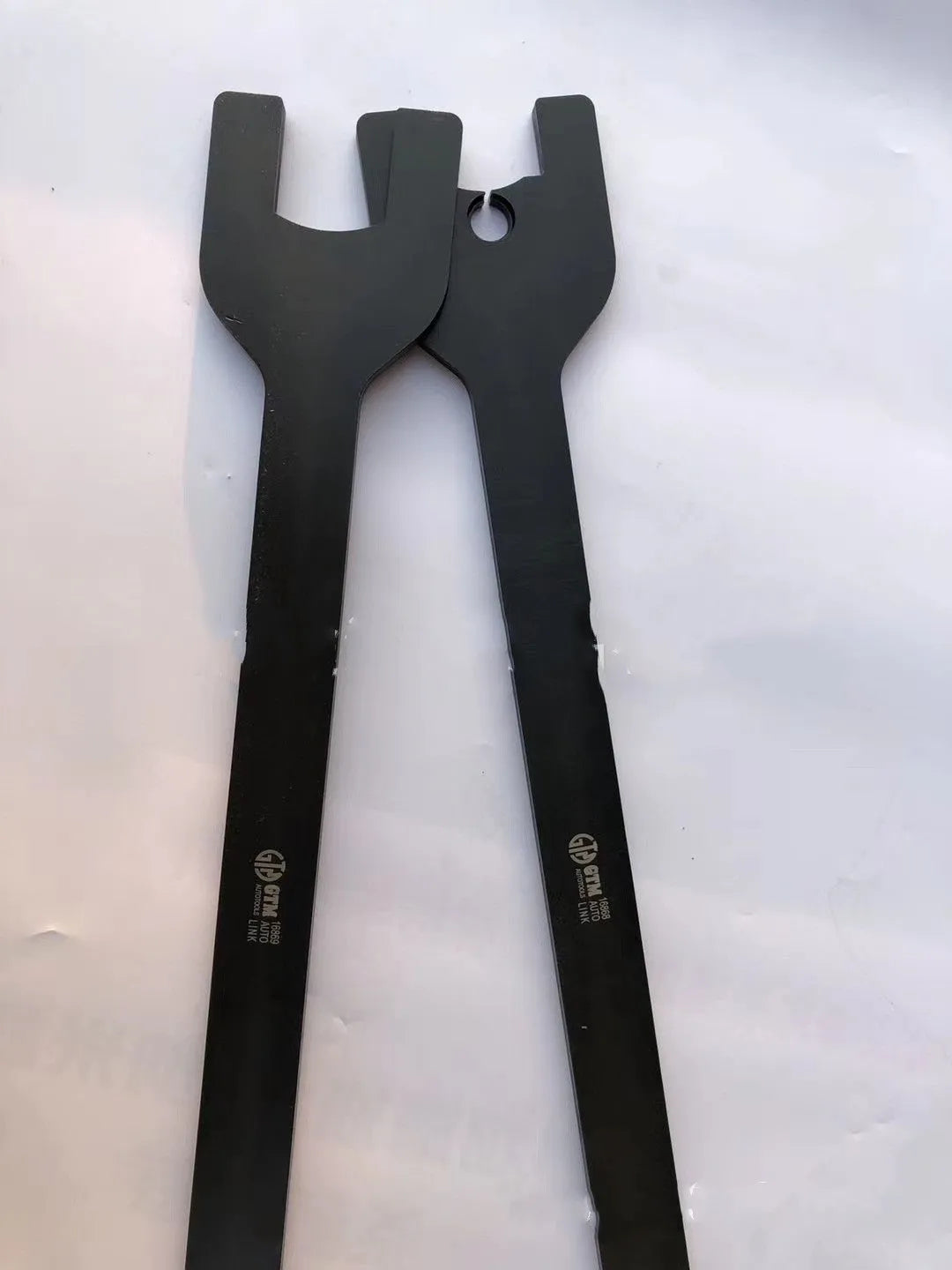 Land Rover alloy steel fan wrench set showing 36mm and 40mm wrenches for mechanical repair.