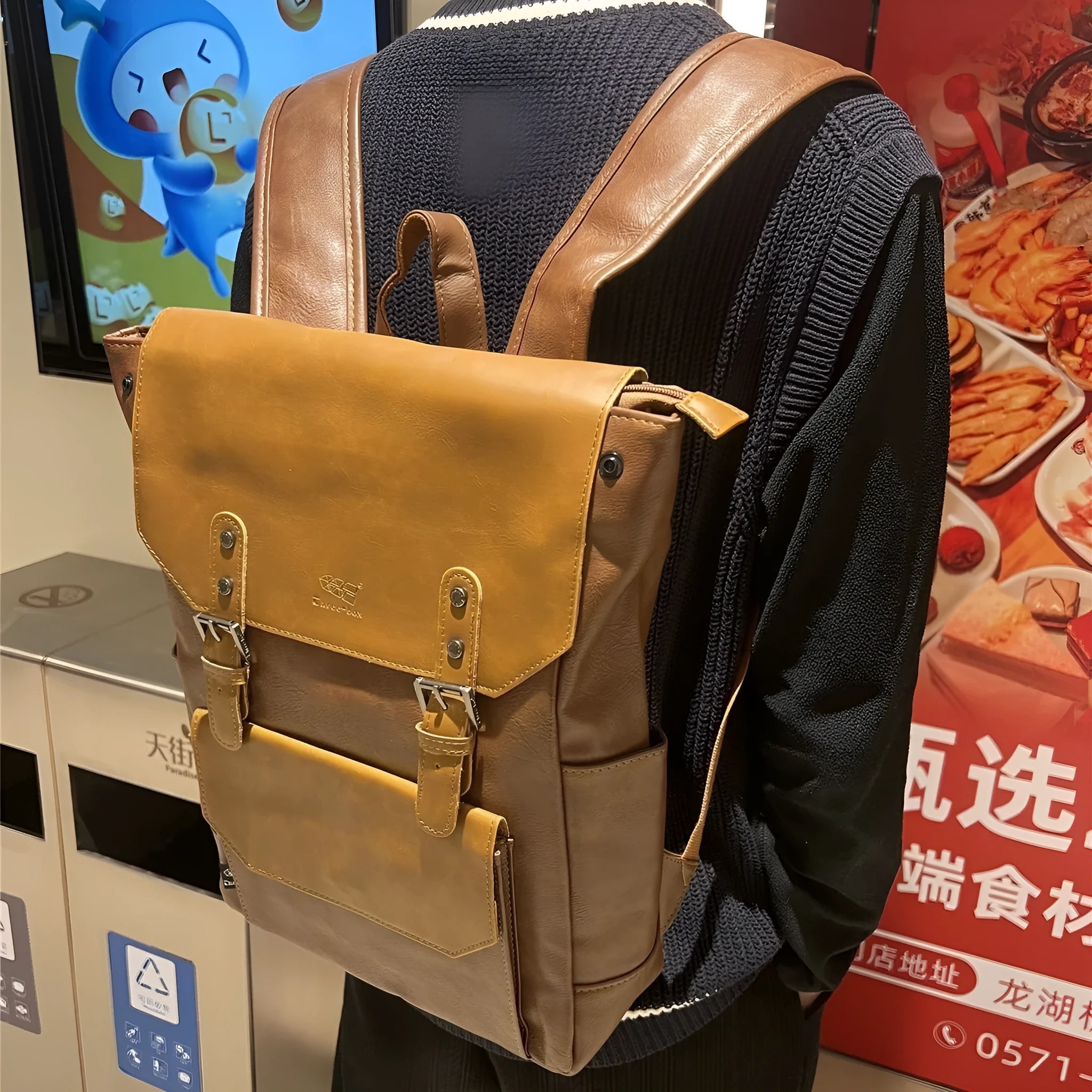 Unisex large capacity backpack in breathable PU material suitable for business travel and college use