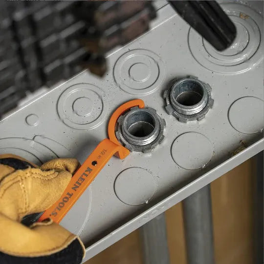 H251 magnetic crescent spanner, socket wrench, and suction wrench three-piece set in orange, grey, and black.